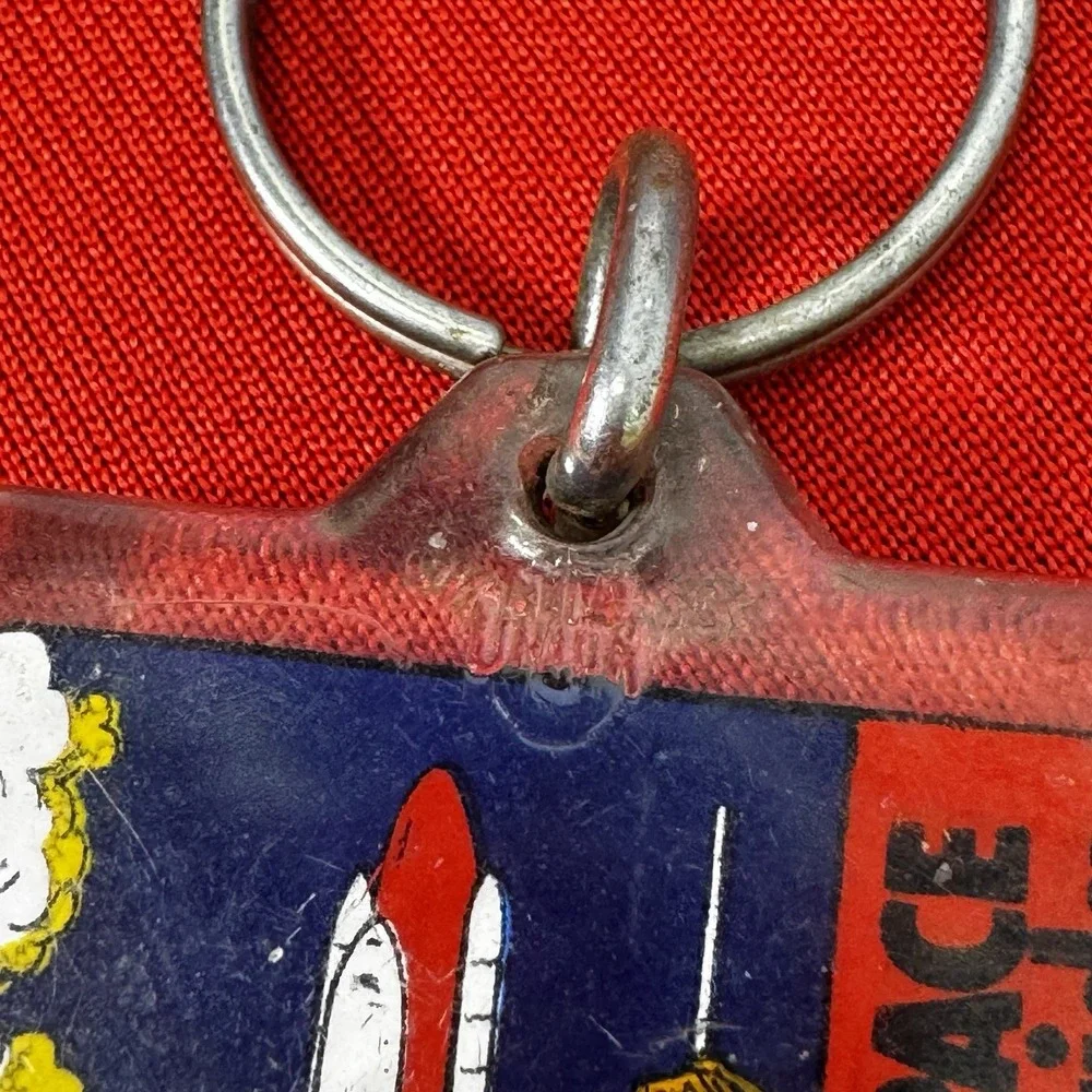 Vintage Kennedy Space Center- Space‎ Shuttle Keychain